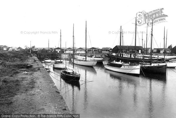 Photo of Exmouth, The Harbour 1925