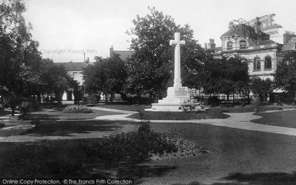 Photo of Exmouth, War Memorial 1922