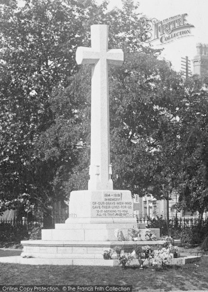 Photo of Exmouth, War Memorial 1922