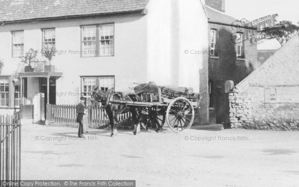 Photo of Eynsham, Brewers Dray, Red Lion Hotel c.1880