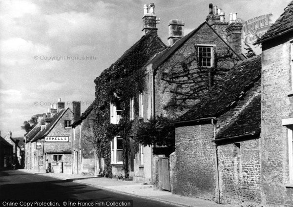 Photo of Fairford, London Street 1948