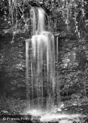 The Dripping Well c.1930, Fairlight Glen