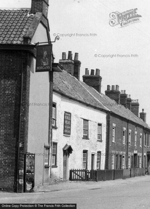 Photo of Fakenham, The King's Head, Hempton c.1955