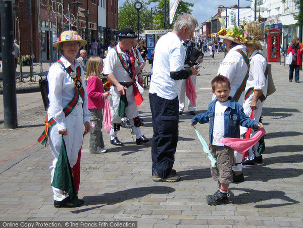 Photo of Fareham, Morris Dancers In West Street 2005