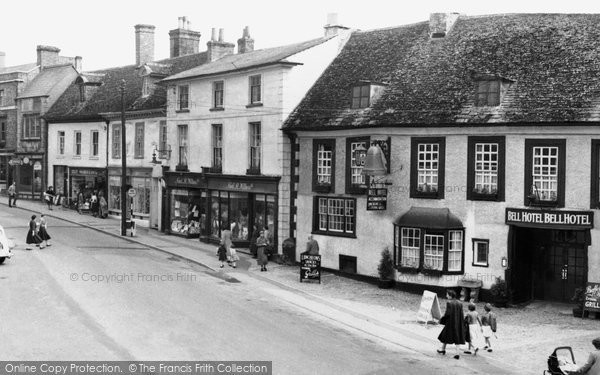 Photo of Faringdon, Bell Hotel And London Street c.1960