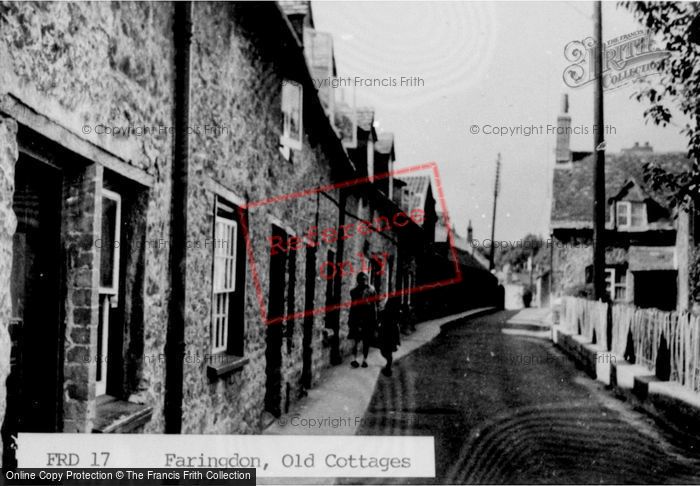 Photo of Faringdon, Old Cottages c.1950