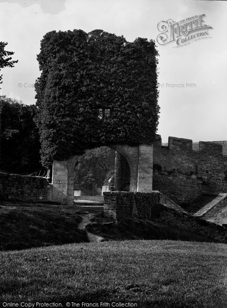 Photo of Farleigh Hungerford, The Castle c.1900