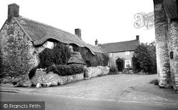 Old Cottage c.1955, Farleigh