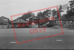 Entrance To Royal Aircraft Establishment 1932, Farnborough