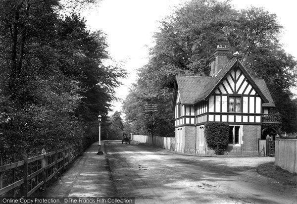 Photo of Farnborough, Farnborough Hill, South Lodge 1913