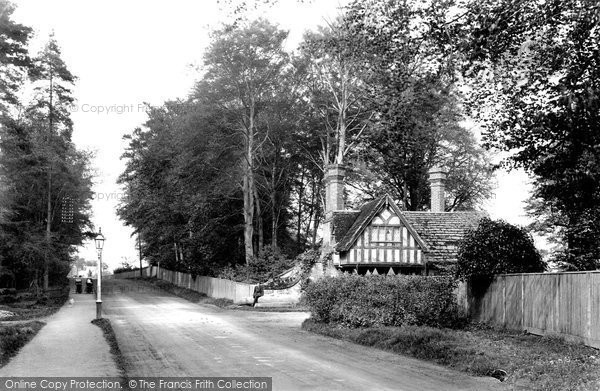 Photo of Farnborough, Farnborough Hill, The Lodge 1913