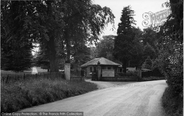 Photo of Farnborough, High Elms Lodge Gates c.1955