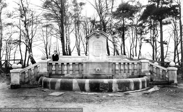 Photo of Farnborough, Memorial Fountain 1905