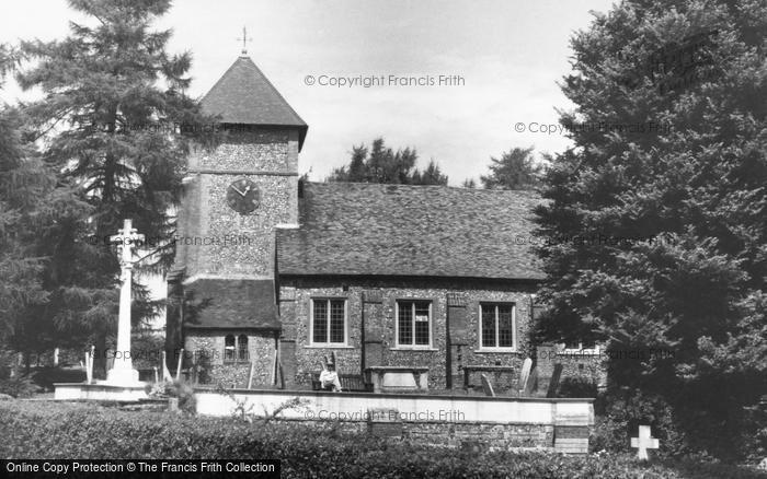 Photo of Farnborough, Parish Church Of St Giles c.1965