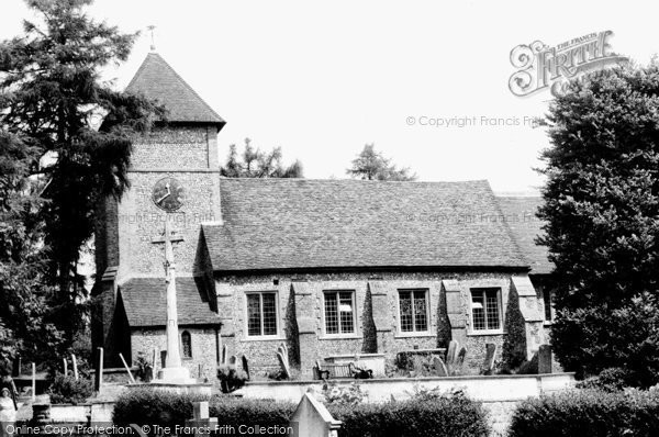 Photo of Farnborough, Parish Church Of St Giles The Abbot c.1960