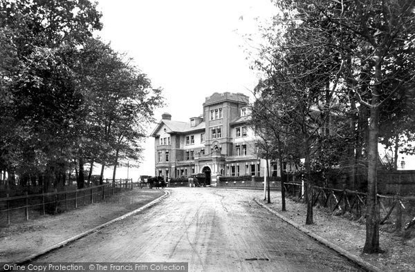 Photo of Farnborough, Queen's Hotel 1909
