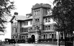 Queen's Hotel 1909, Farnborough