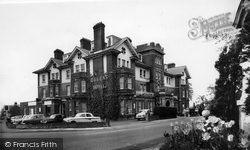 Queen's Hotel c.1965, Farnborough