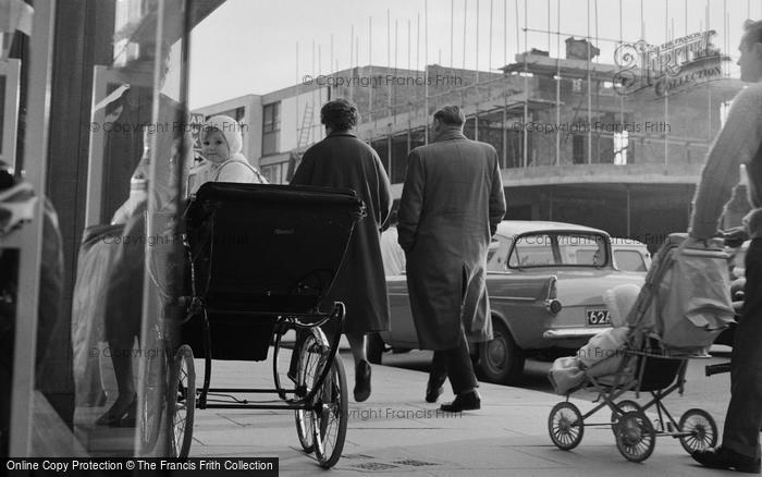 Photo of Farnborough, Shoppers 1962