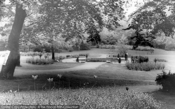Photo of Farnborough, The Park c.1965