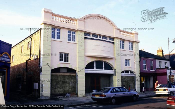 Photo of Farnborough, The Scala Cinema c.1990