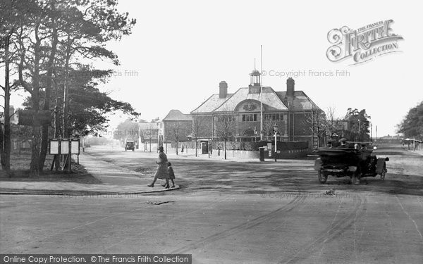 Photo of Farnborough, the Town Hall 1923