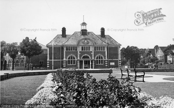 Photo of Farnborough, The Town Hall c.1955