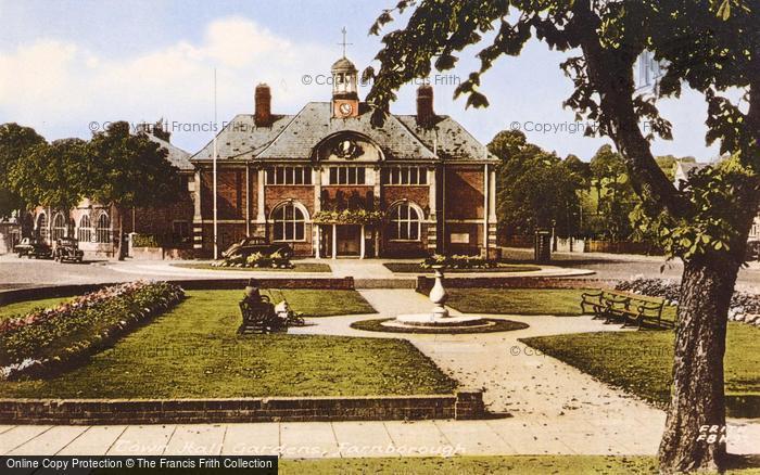 Photo of Farnborough, Town Hall Gardens c.1960