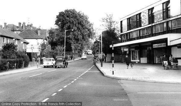 Photo of Farnborough, Victoria Road And Queensmead c.1965