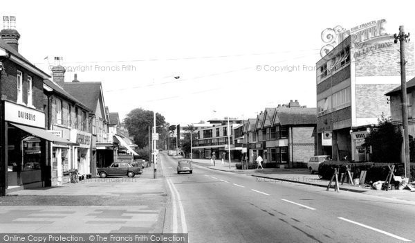 Photo of Farnborough, Victoria Road c.1965