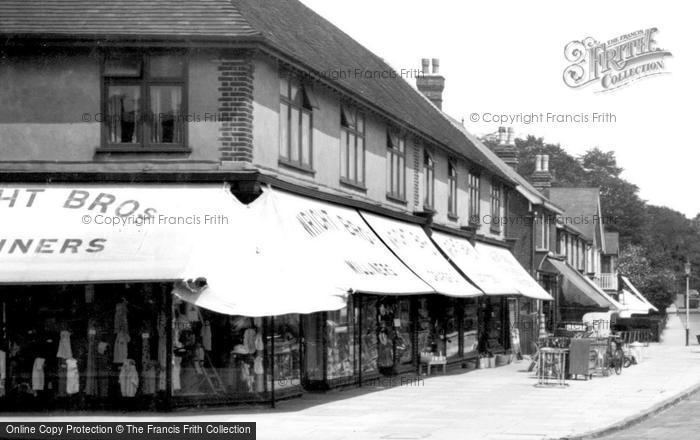 Photo of Farnborough, Victoria Road Shops 1936