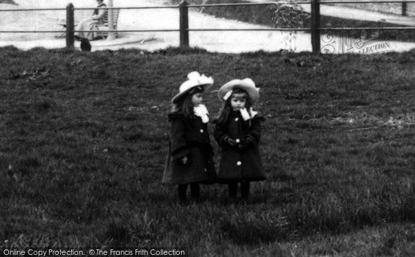 Photo of Farncombe, Sisters 1905