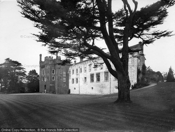 Photo of Farnham, Castle 1933