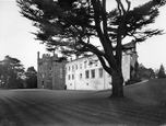 Castle 1933, Farnham
