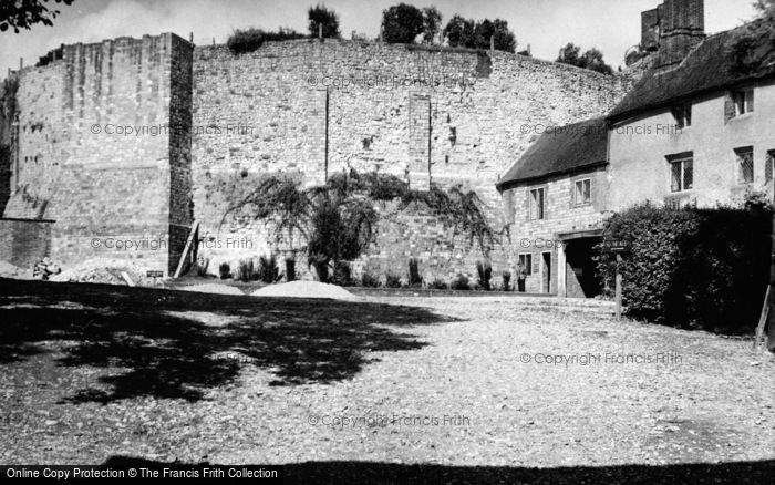 Photo of Farnham, Castle 1952