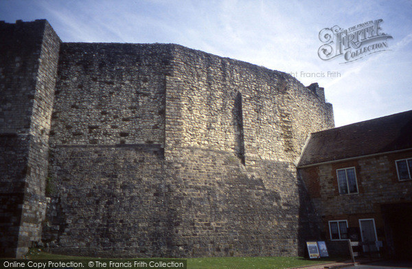 Photo of Farnham, Castle 2004
