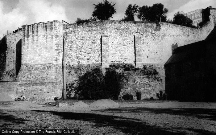 Photo of Farnham, Castle c.1960