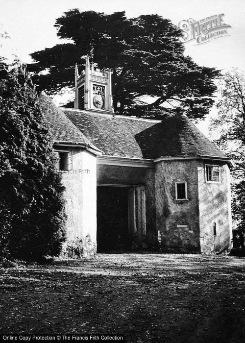 Photo of Farnham, Castle Entrance c.1950