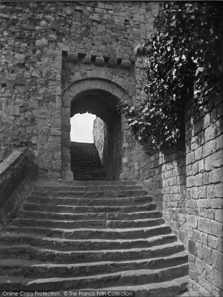 Photo of Farnham, Castle Keep Steps 1935