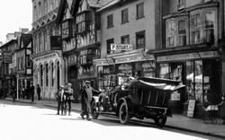 Chauffeur And Car 1921, Farnham