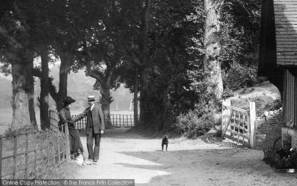 Photo of Farnham, Couple In Moor Park 1906