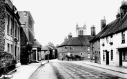 Downing Street 1904, Farnham