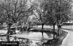 Gostrey Gardens 1927, Farnham