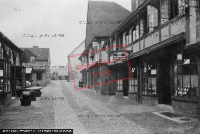 Photo of Farnham, Lion And Lamb Courtyard, West Street 1934