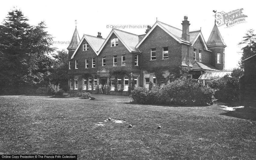 Farnham, Military Hospital 1917