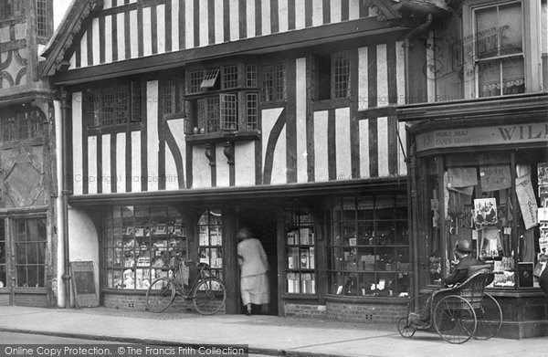 Photo of Farnham, Old Houses, The Borough 1924