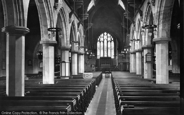 Photo of Farnham, Parish Church Interior 1932