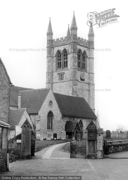Photo of Farnham, Parish Church Of St Andrew c.1960