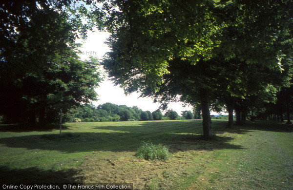 Photo of Farnham, Park 2004