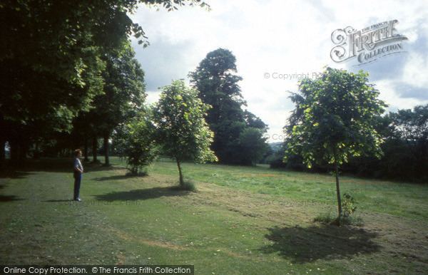 Photo of Farnham, Park 2004